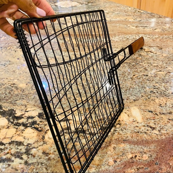 Charcoal Companion Non-Stick Fish Grilling Basket - Picture 6 of 7